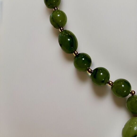 Joan Rivers VTG NECKLACE SEMI PRECIOUS Green Jasper POLISHED STONE 12mm 30in - Picture 4 of 8
